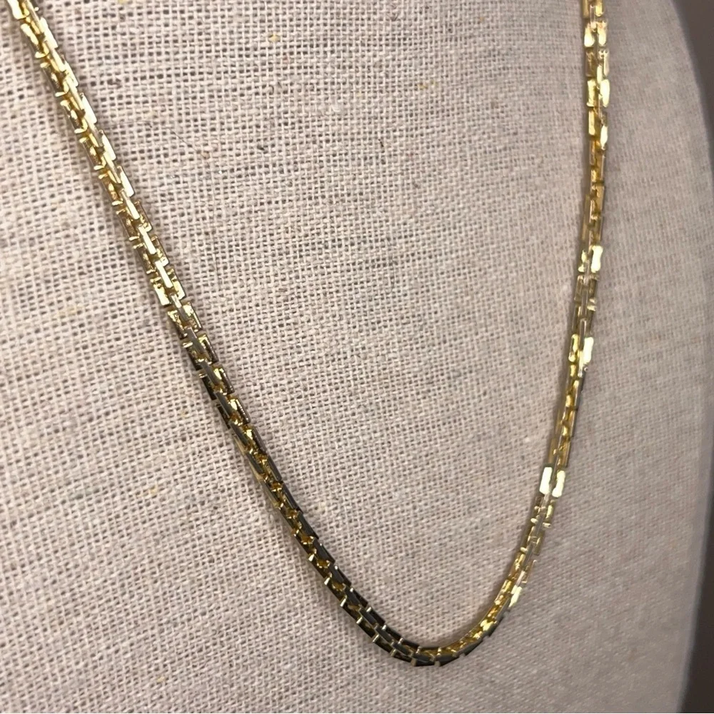 Vintage Long Gold Tone Link Style Chain 17” Classic Retro Elegant Gift